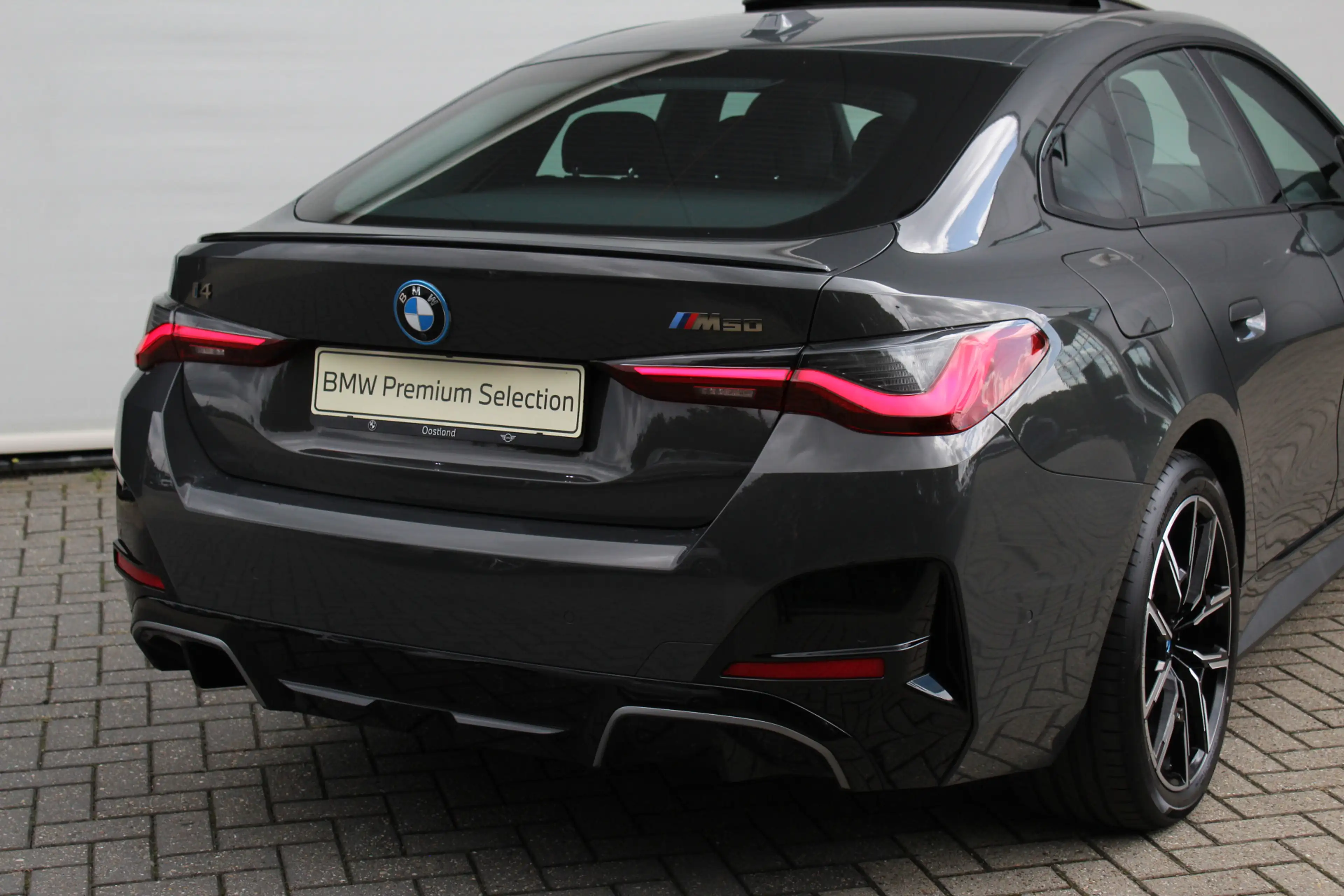 BMW i4 M50 High Executive / Schuif-kanteldak / Trekhaak / — photo 14