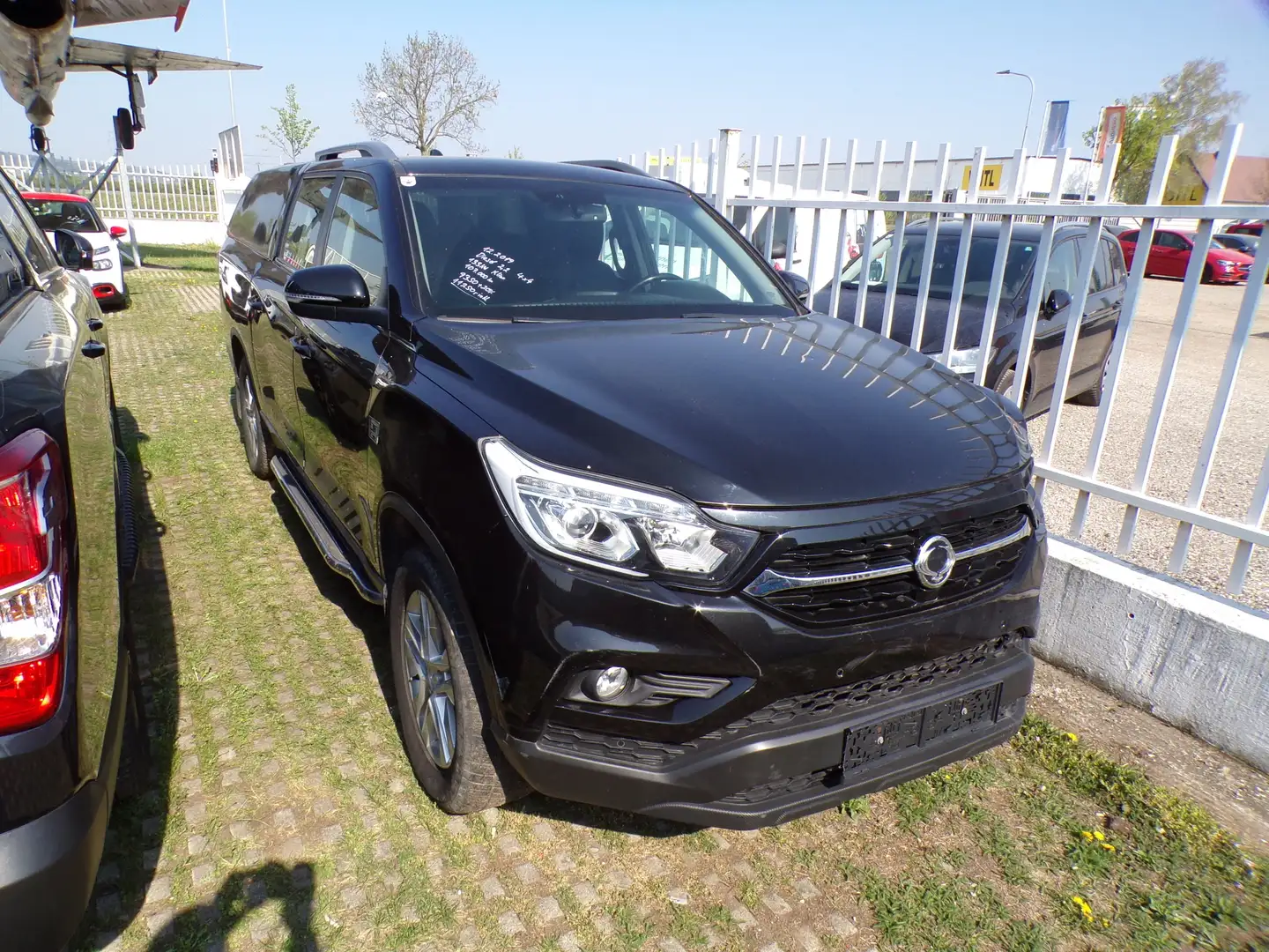 SsangYong Musso 4WD - 1