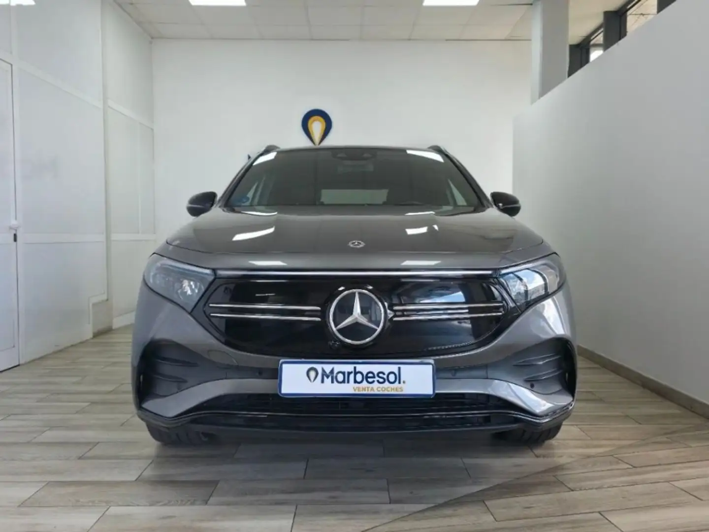 Mercedes-Benz EQA 250 Gris - 1