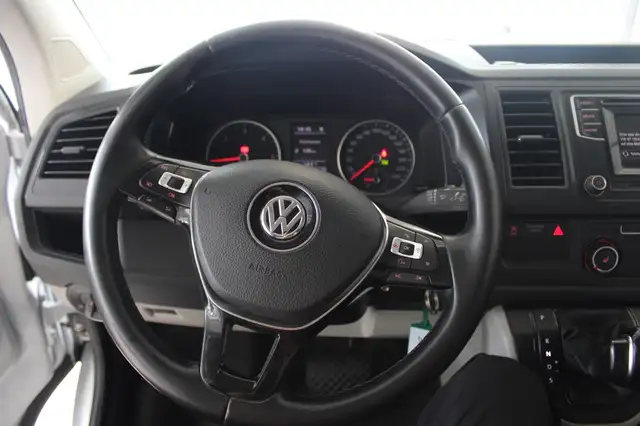 Volkswagen Transporter view 8