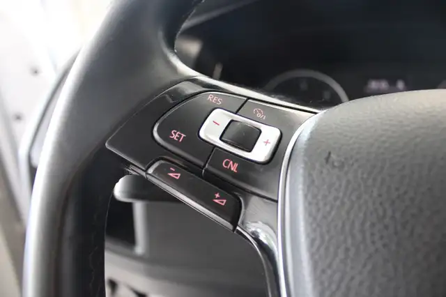 Volkswagen Transporter view 9