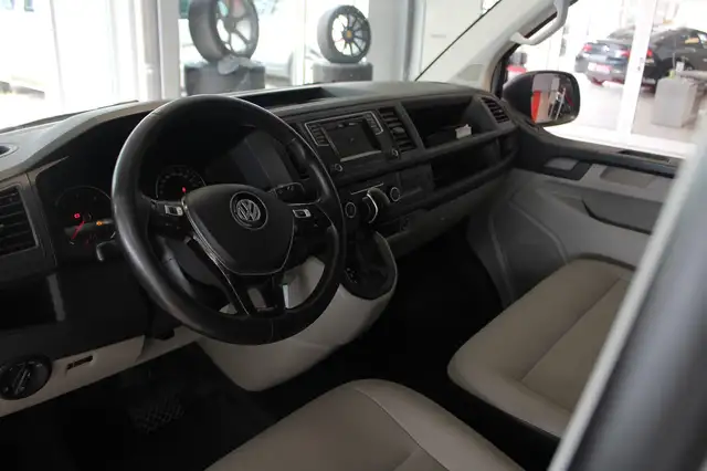 Volkswagen Transporter view 7