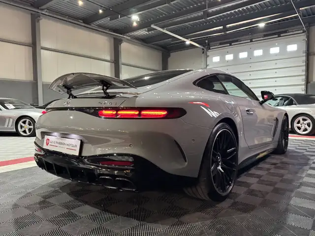 Mercedes-Benz Amg GT view 7