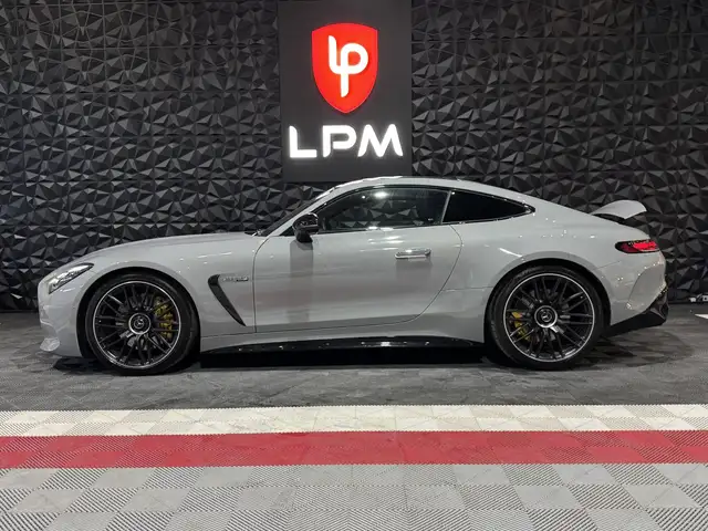Mercedes-Benz Amg GT view 4