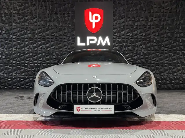 Mercedes-Benz Amg GT view 3