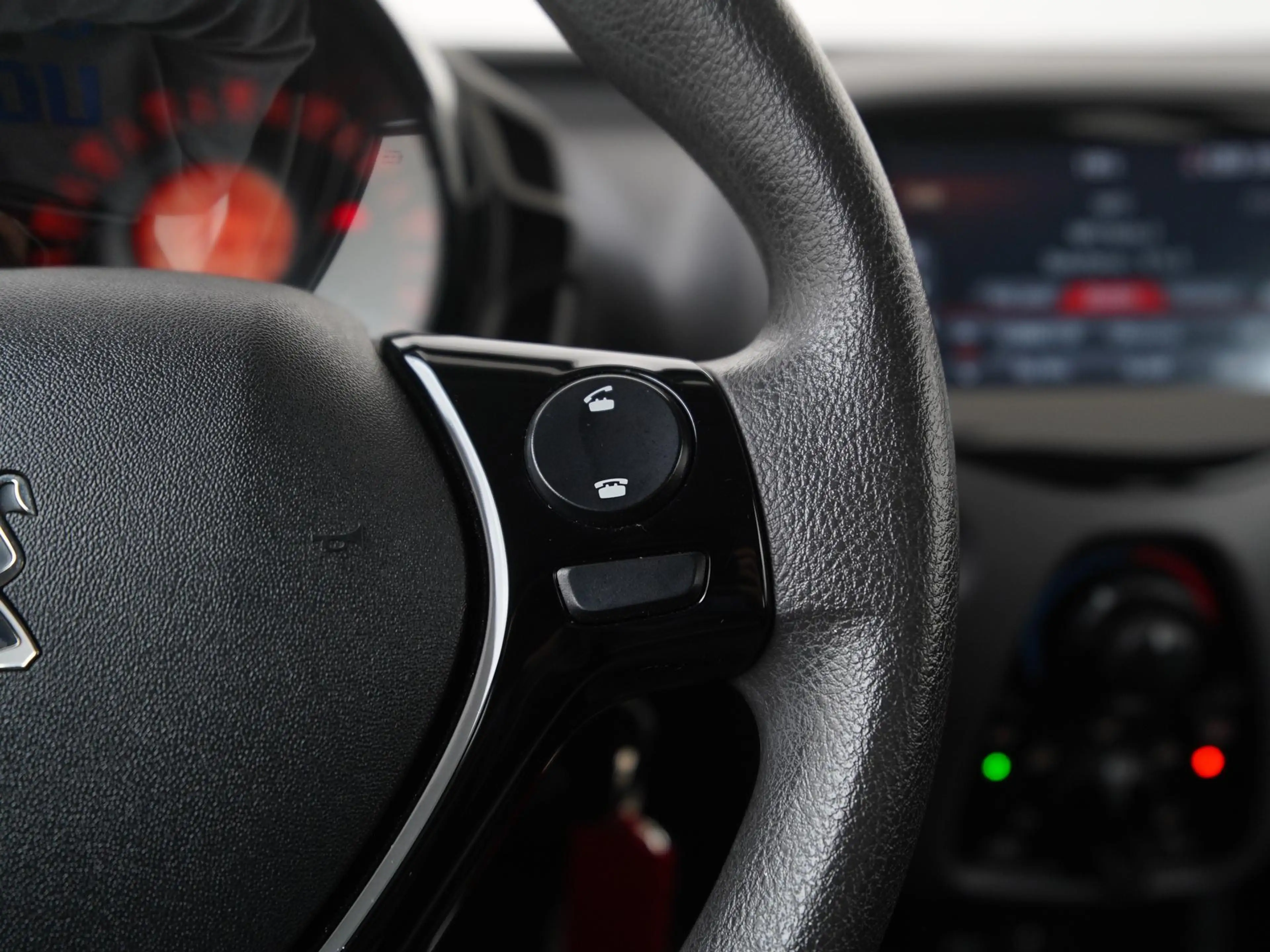 Peugeot 108 1.0 e-VTi Active | Camera | Apple/Android Carplay — photo 9