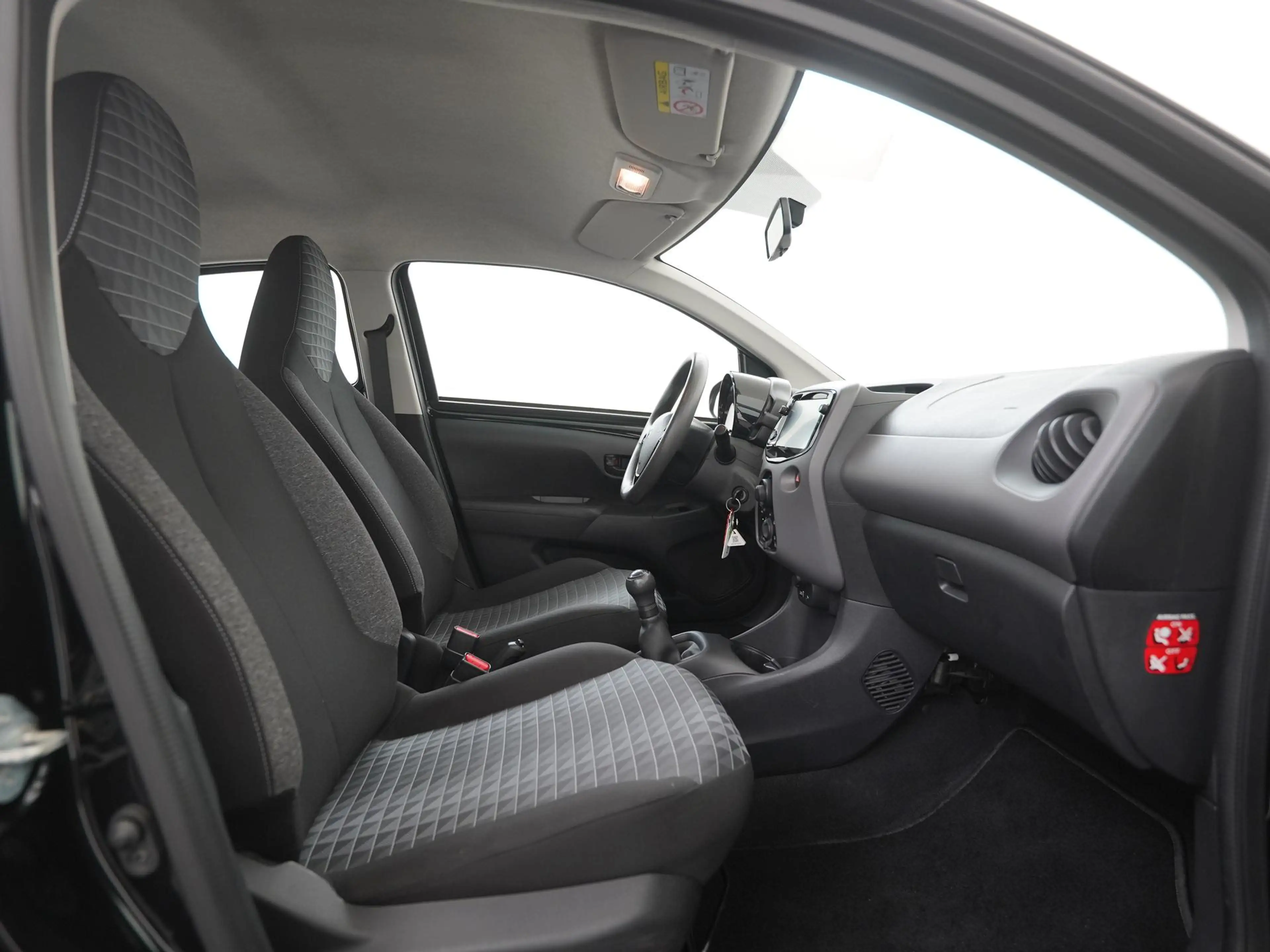 Peugeot 108 1.0 e-VTi Active | Camera | Apple/Android Carplay — photo 3