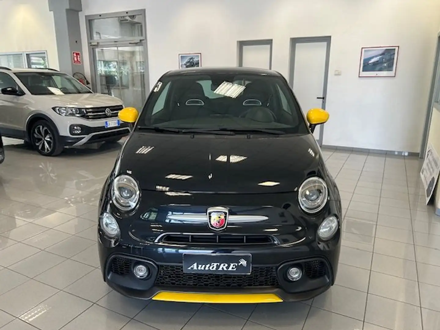 Abarth 595C 595C 1.4 t-jet Pista 160cv my18 Fekete - 2