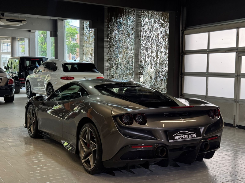 Ferrari F8 Tributo Coupé DCT LIFT~RACING SEATS~KAMERA — photo 5