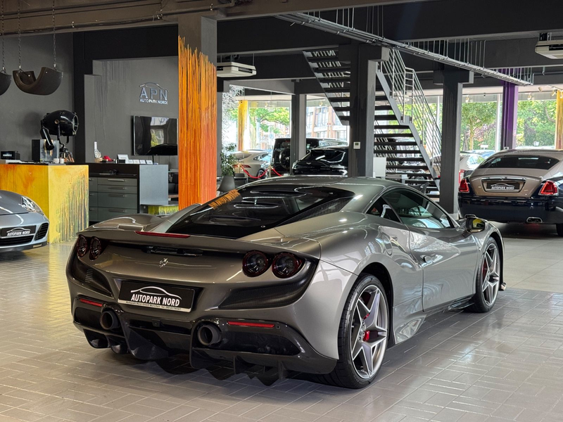 Ferrari F8 Tributo Coupé DCT LIFT~RACING SEATS~KAMERA — photo 7