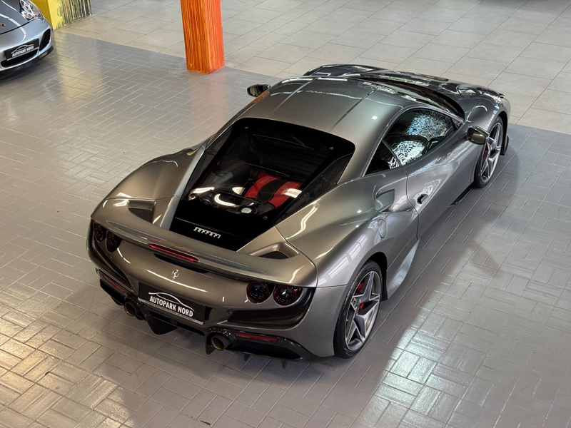 Ferrari F8 Tributo Coupé DCT LIFT~RACING SEATS~KAMERA — photo 10