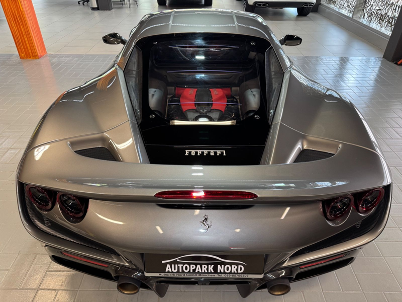 Ferrari F8 Tributo Coupé DCT LIFT~RACING SEATS~KAMERA — photo 15