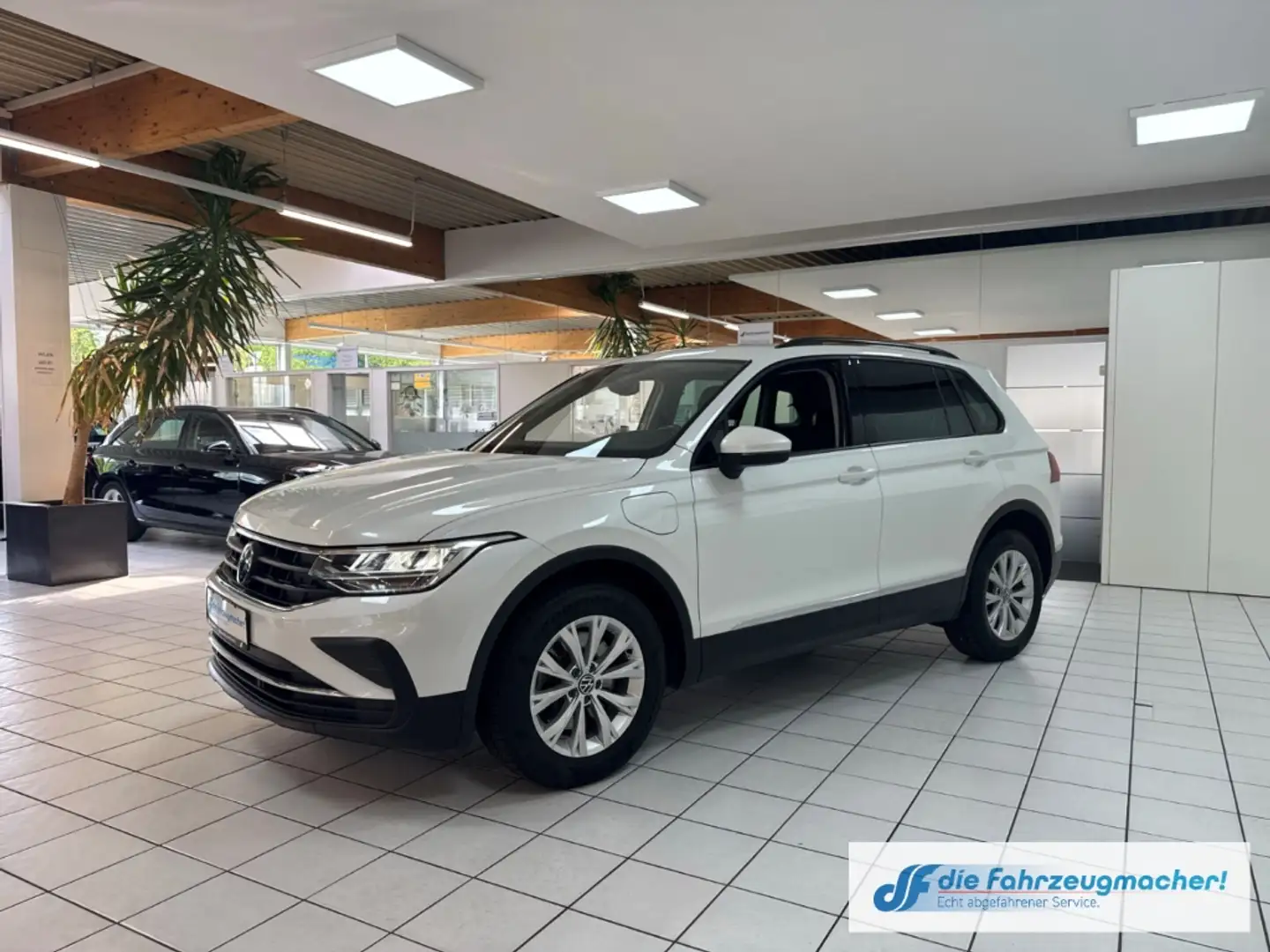 Volkswagen Tiguan Life eHybrid 1.4 TSI EU6d Navi Digitales Cockpit L Weiß - 2