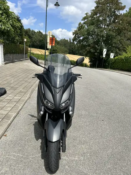 Yamaha XMAX 125