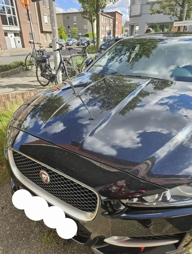 Jaguar XE 20t R-Sport - 1