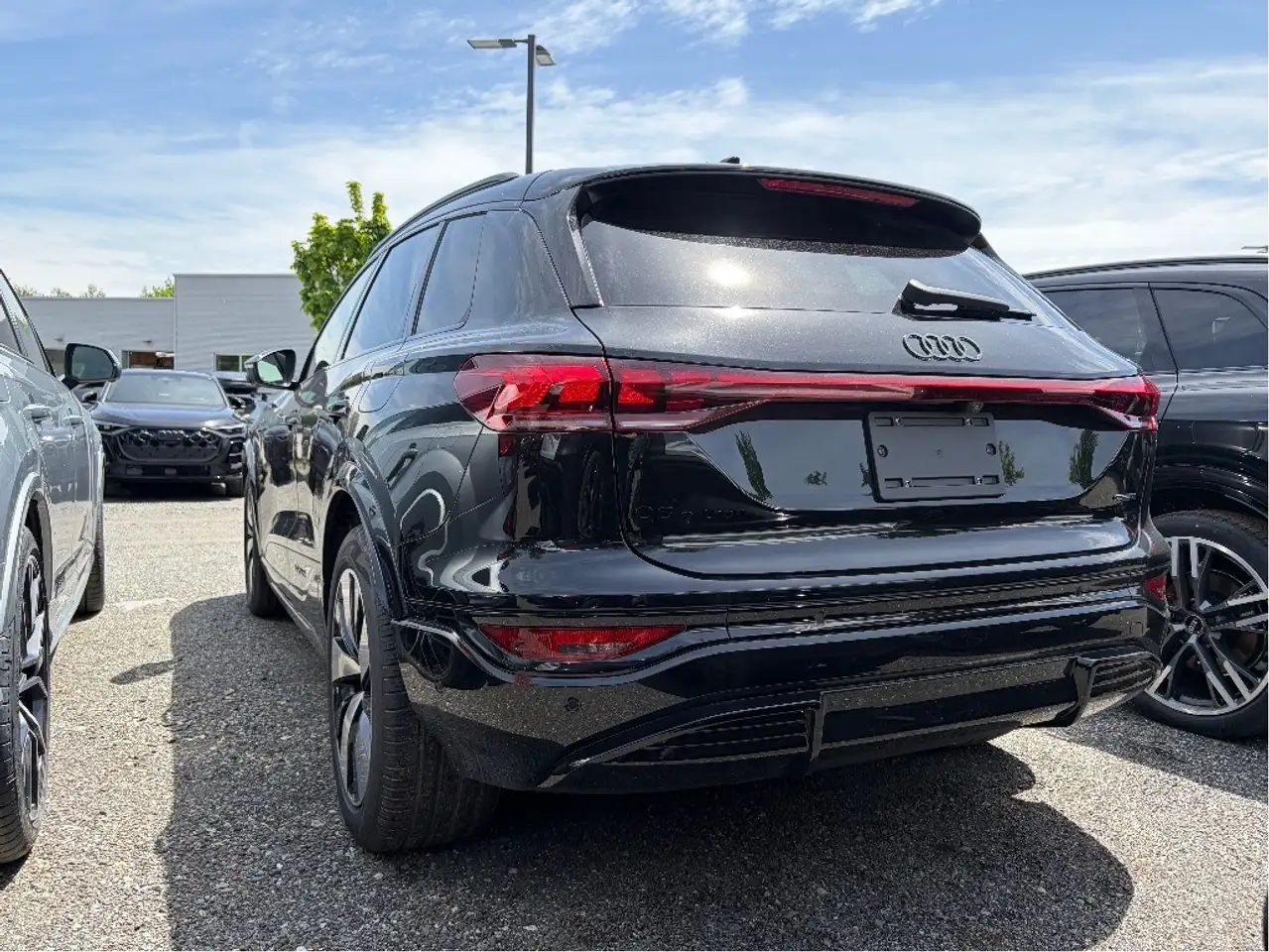 Audi Q6 e-tron снимка Audi Q6 e-tron