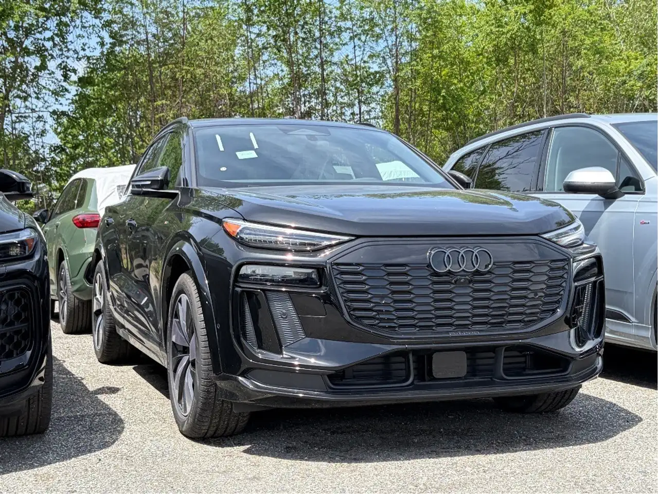 Audi Q6 e-tron снимка Audi Q6 e-tron