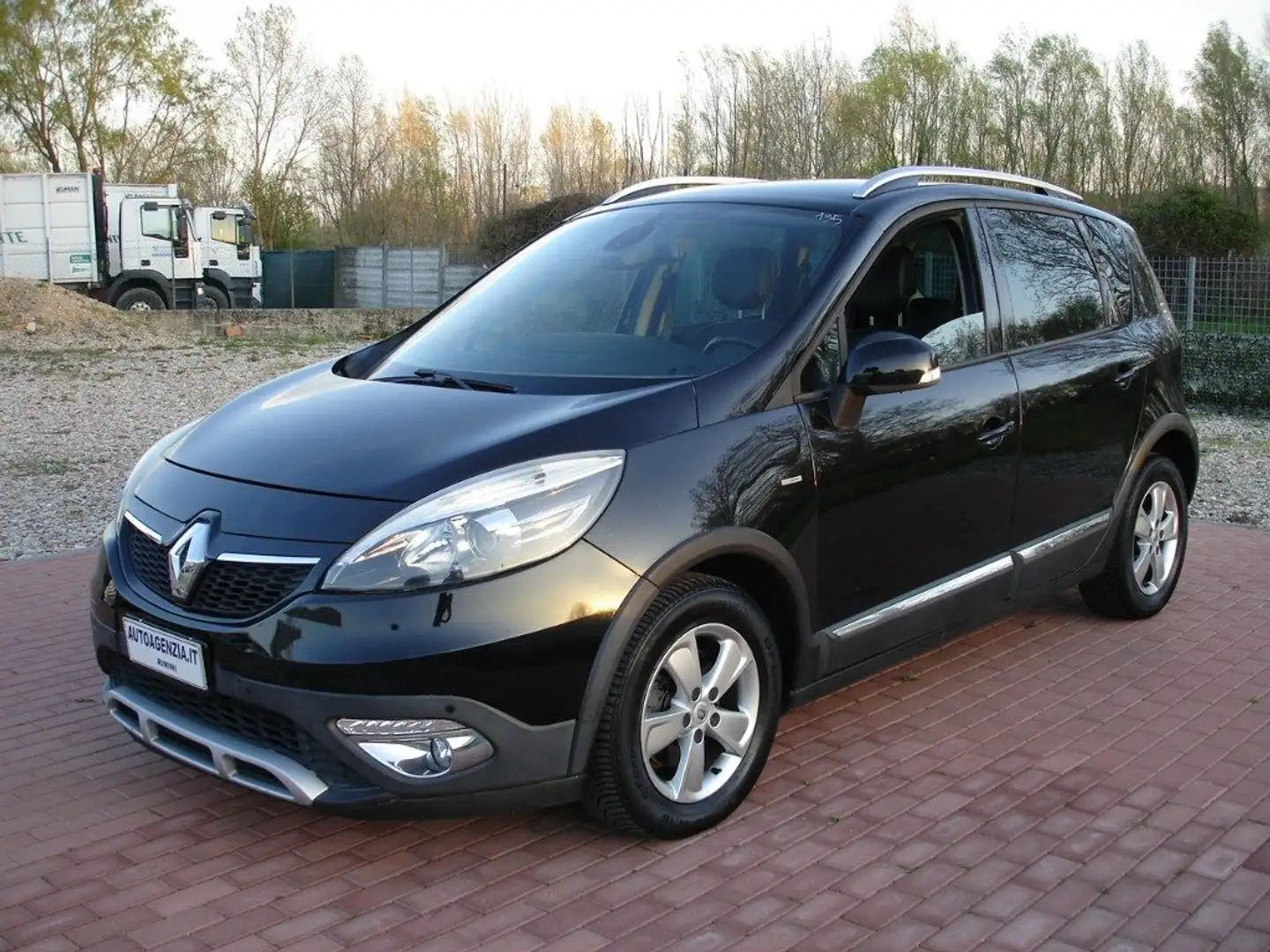 Renault Scenic Scénic XMod 1.5 dCi 110CV MODELLO CROSS RESTYLING Noir - 1