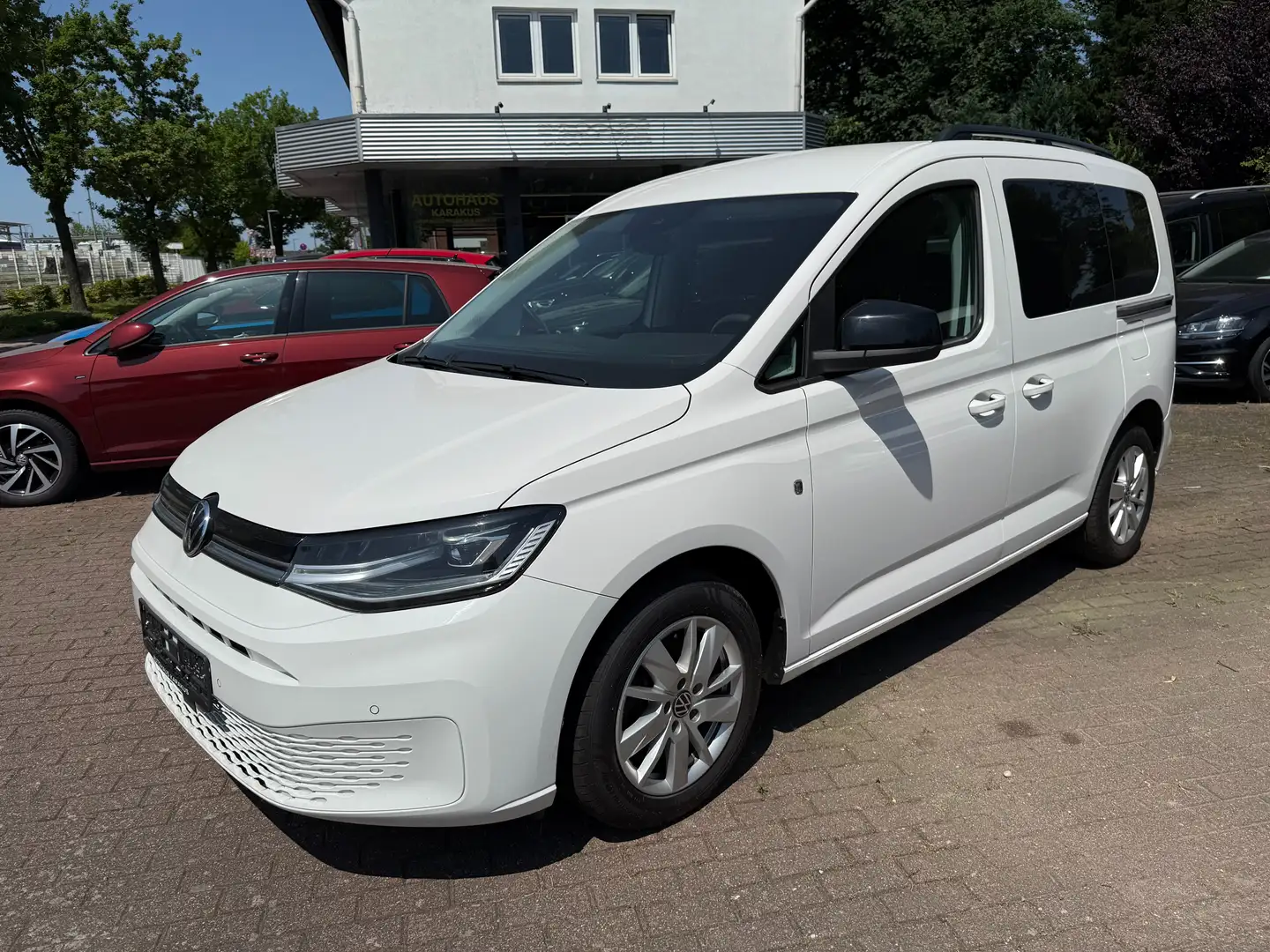 Volkswagen Caddy TDI Life LED/Navi/Standh./Alu/AHK Blanc - 1