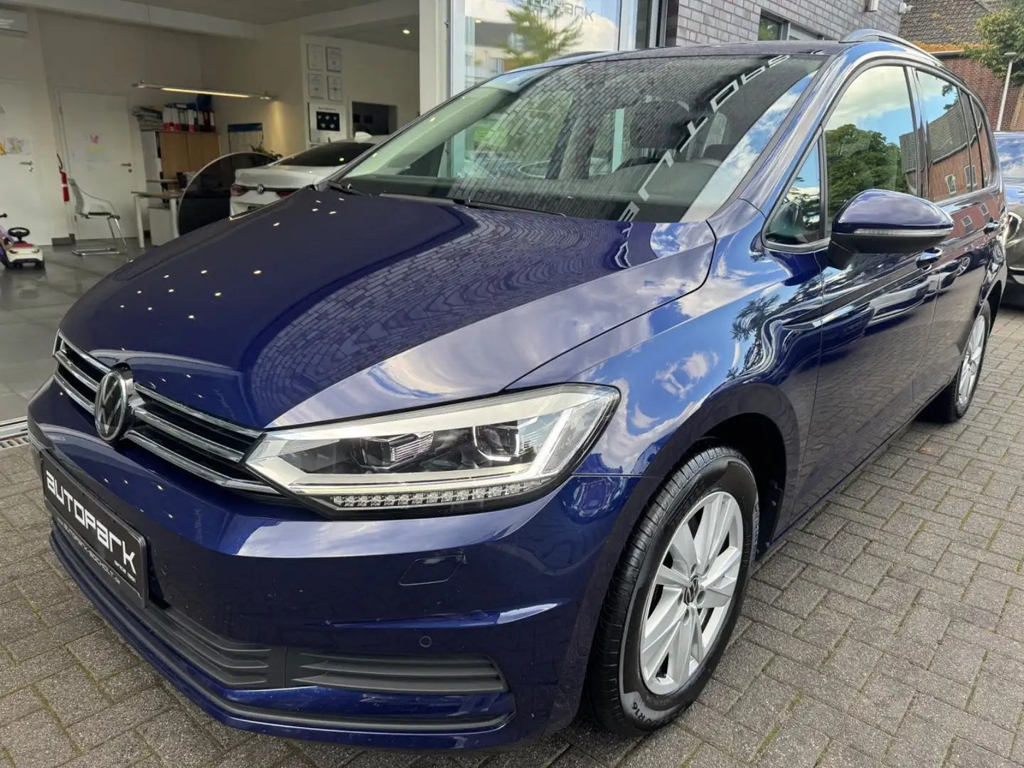 Volkswagen Touran Comfortline Business ACC Kamera adapt.LED Blau - 1