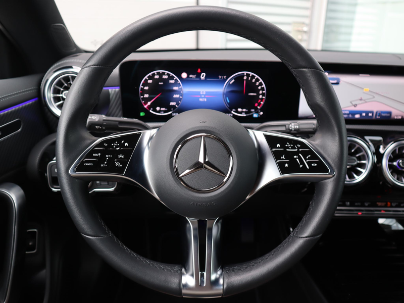 Mercedes-Benz CLA 250 e Star Edition Luxury Line — photo 12