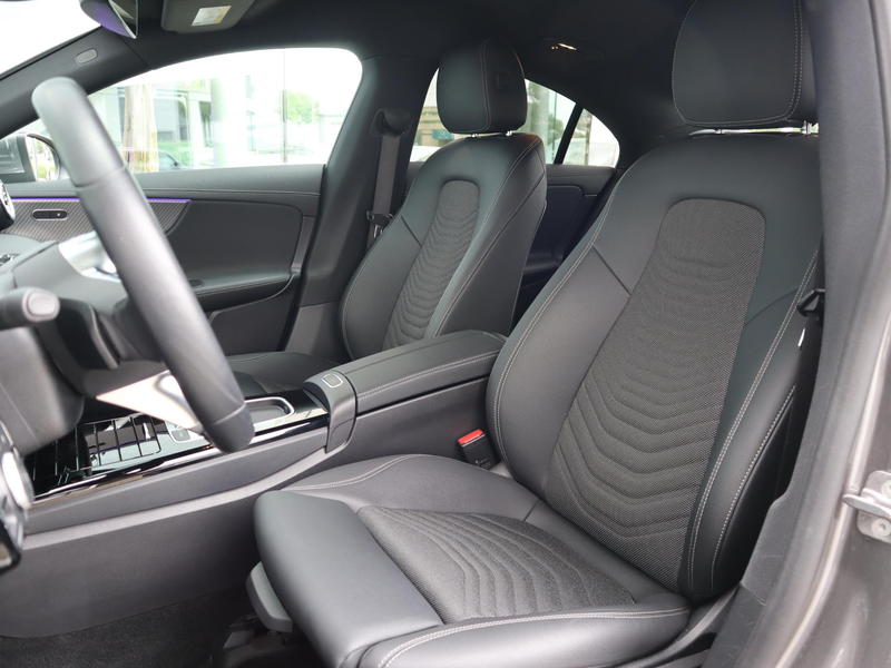 Mercedes-Benz CLA 250 e Star Edition Luxury Line — photo 10
