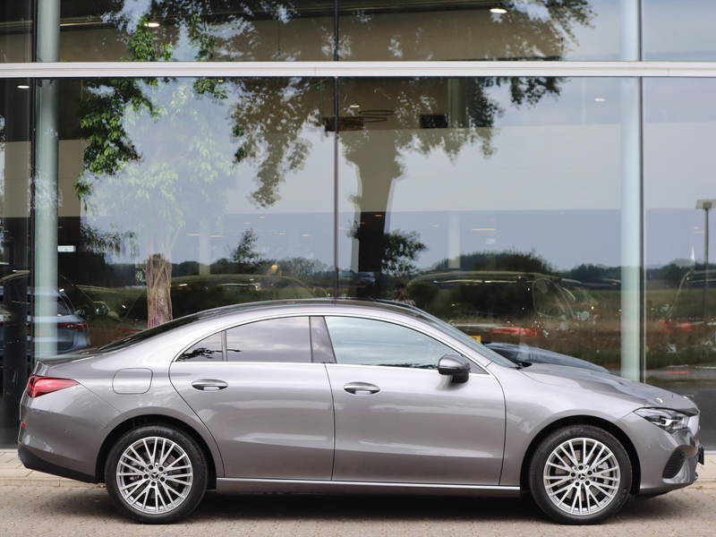 Mercedes-Benz CLA 250 e Star Edition Luxury Line — photo 5