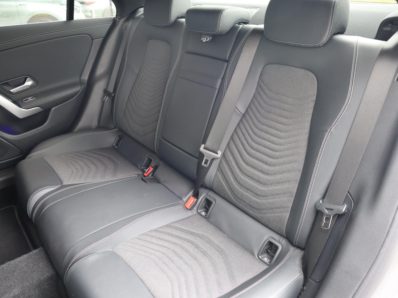 Mercedes-Benz CLA 250 e Star Edition Luxury Line — photo 9