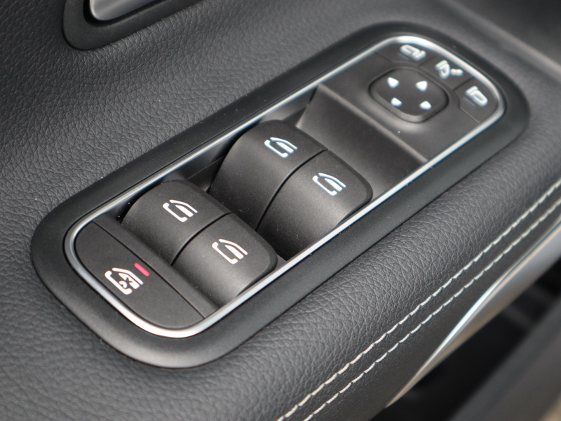 Mercedes-Benz CLA 250 e Star Edition Luxury Line — photo 13