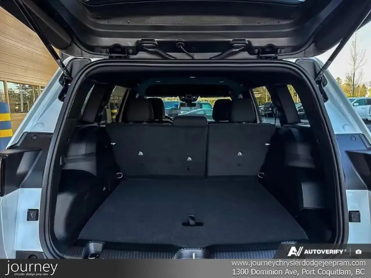 Jeep Cherokee снимка Jeep Cherokee
