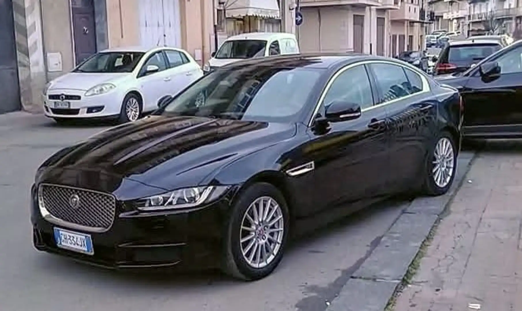Jaguar XE XE 2.0d Prestige 163cv Nero - 2
