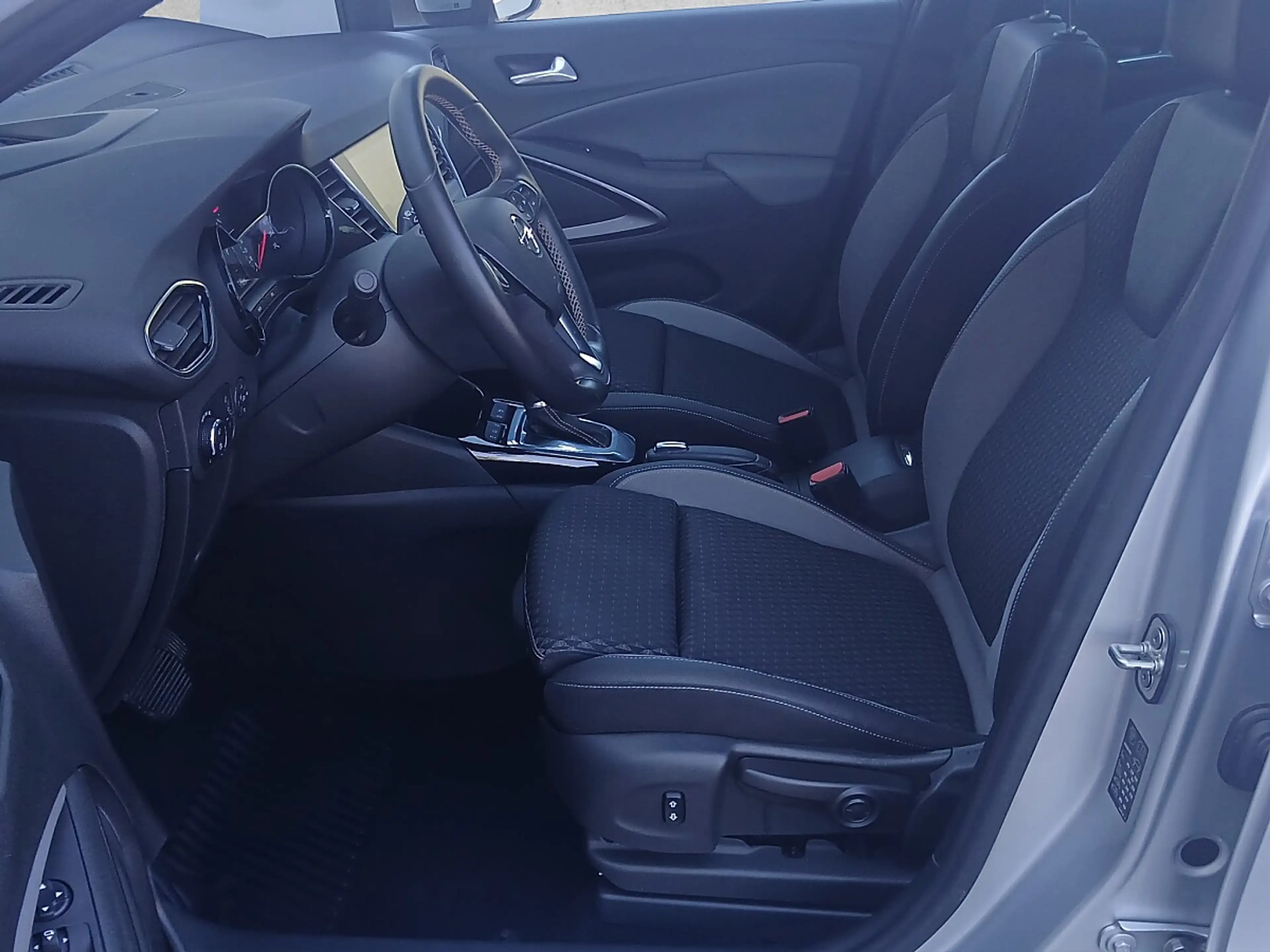 Opel Crossland X 1.2 Turbo Ultimate Start/Stop — photo 11