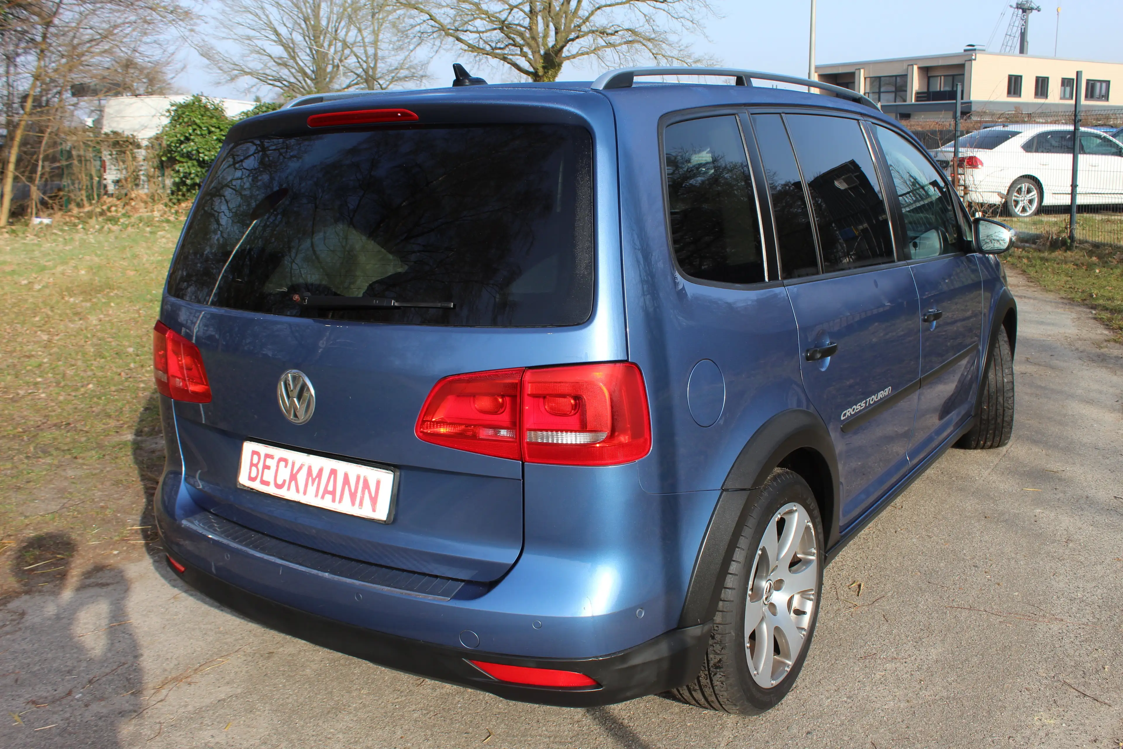 Volkswagen Cross Touran Cross — photo 8