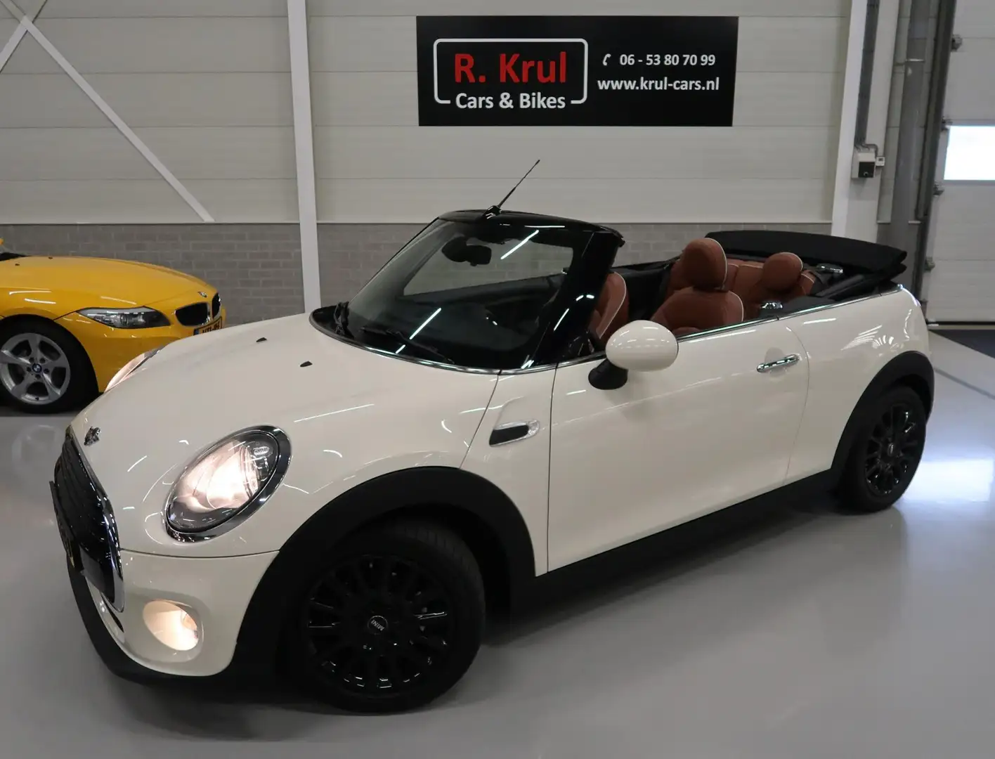 MINI Cooper Cabrio Mini 1.5 Salt Business Automaat Leder bruin Diamon Blanc - 1
