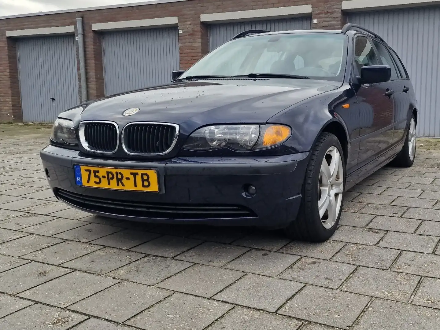 BMW 318 i Edition Blauw - 1