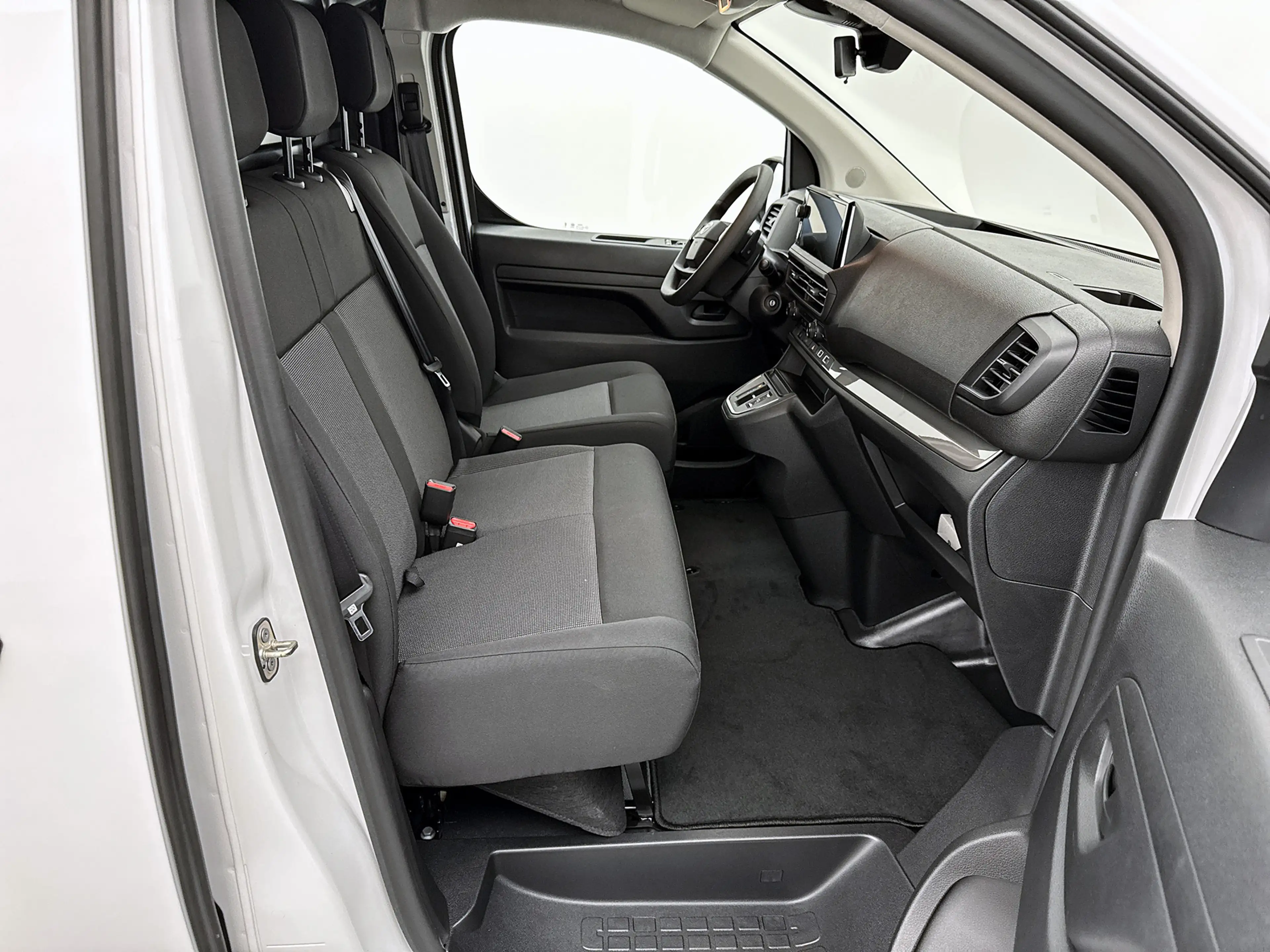 Toyota Proace Electric Worker Comfort Standard Range L2 50 kWh N — photo 20