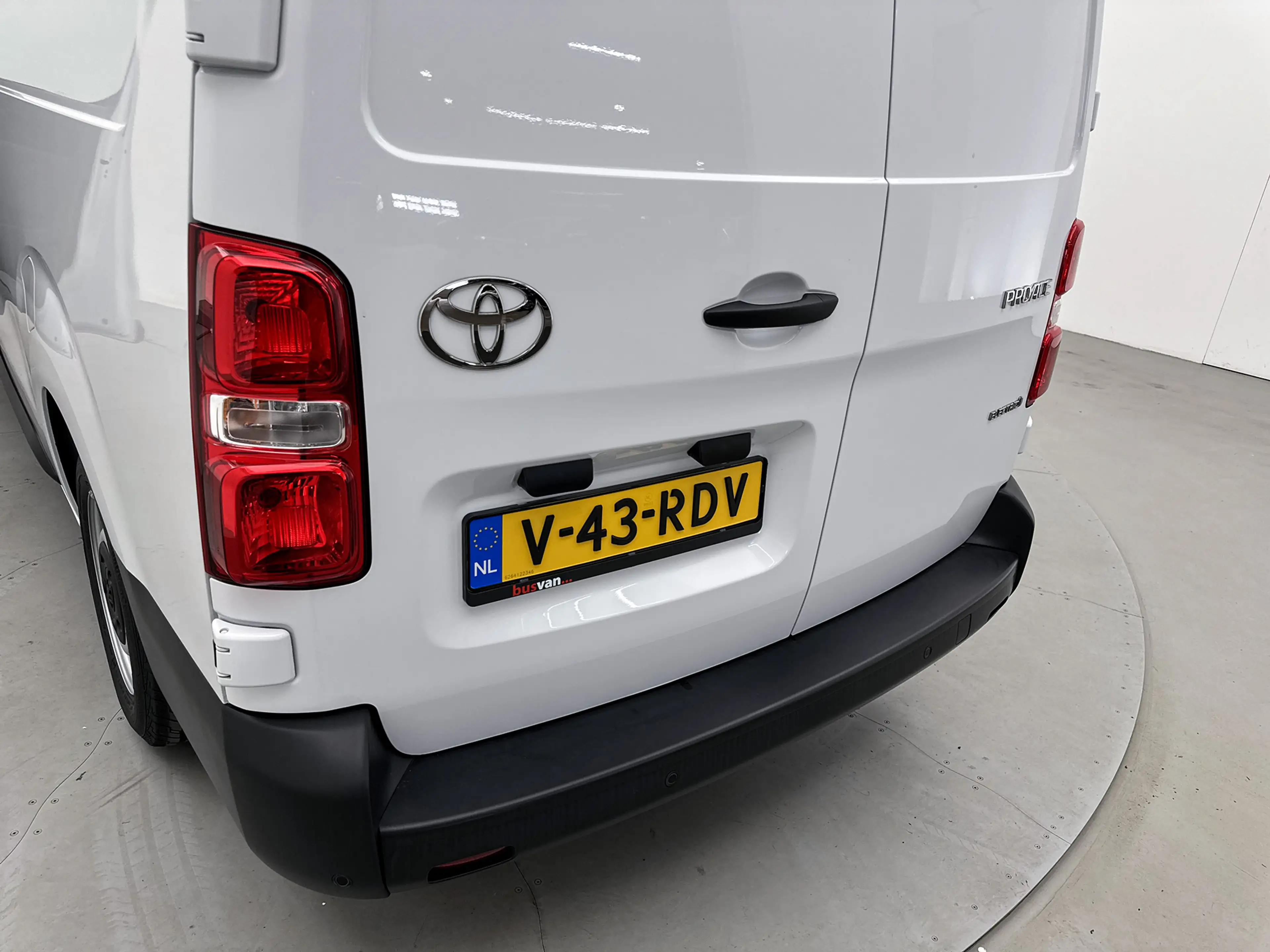 Toyota Proace Electric Worker Comfort Standard Range L2 50 kWh N — photo 33