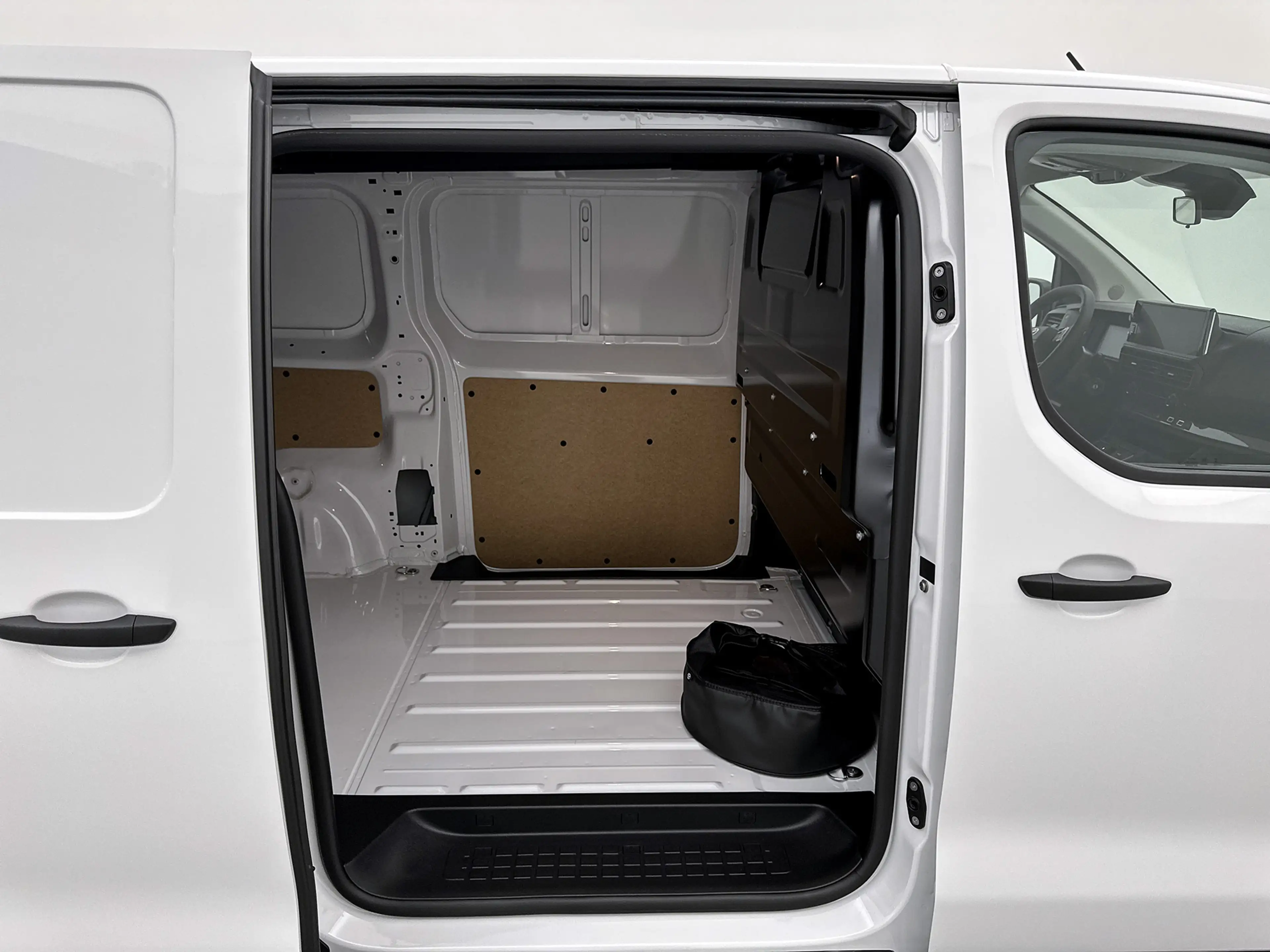 Toyota Proace Electric Worker Comfort Standard Range L2 50 kWh N — photo 18