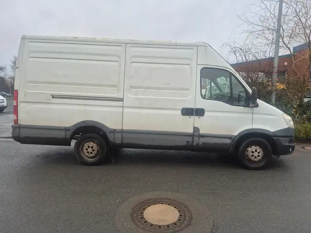 Iveco Daily Kasten HKa 35 S... Radstand 3300