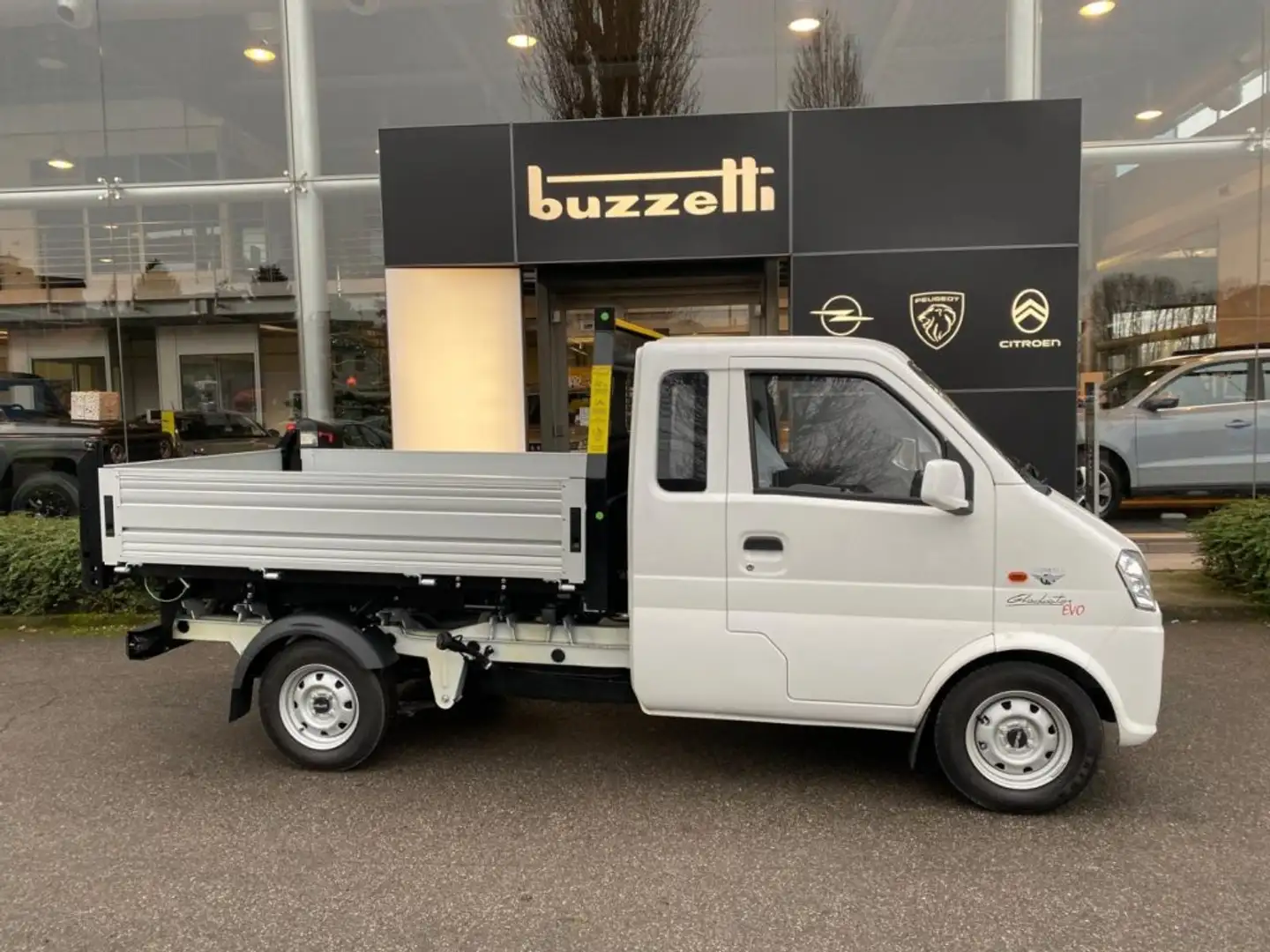 Giotti Victoria Gladiator EVO 1.2 84cv Ribaltabile Trilaterale Weiß - 2