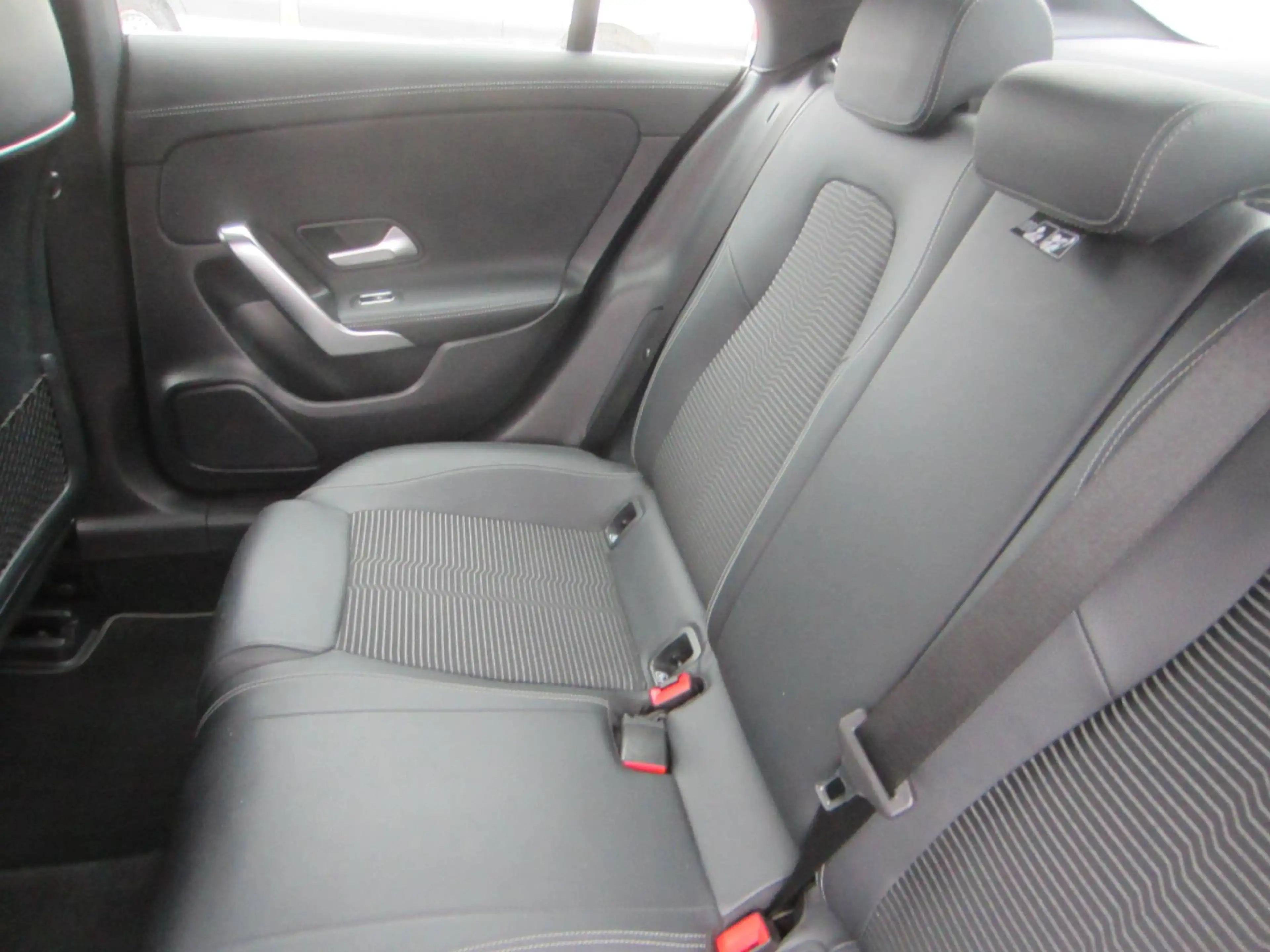 Mercedes-Benz CLA 180 CLA 180 d Business Paket LED — photo 10