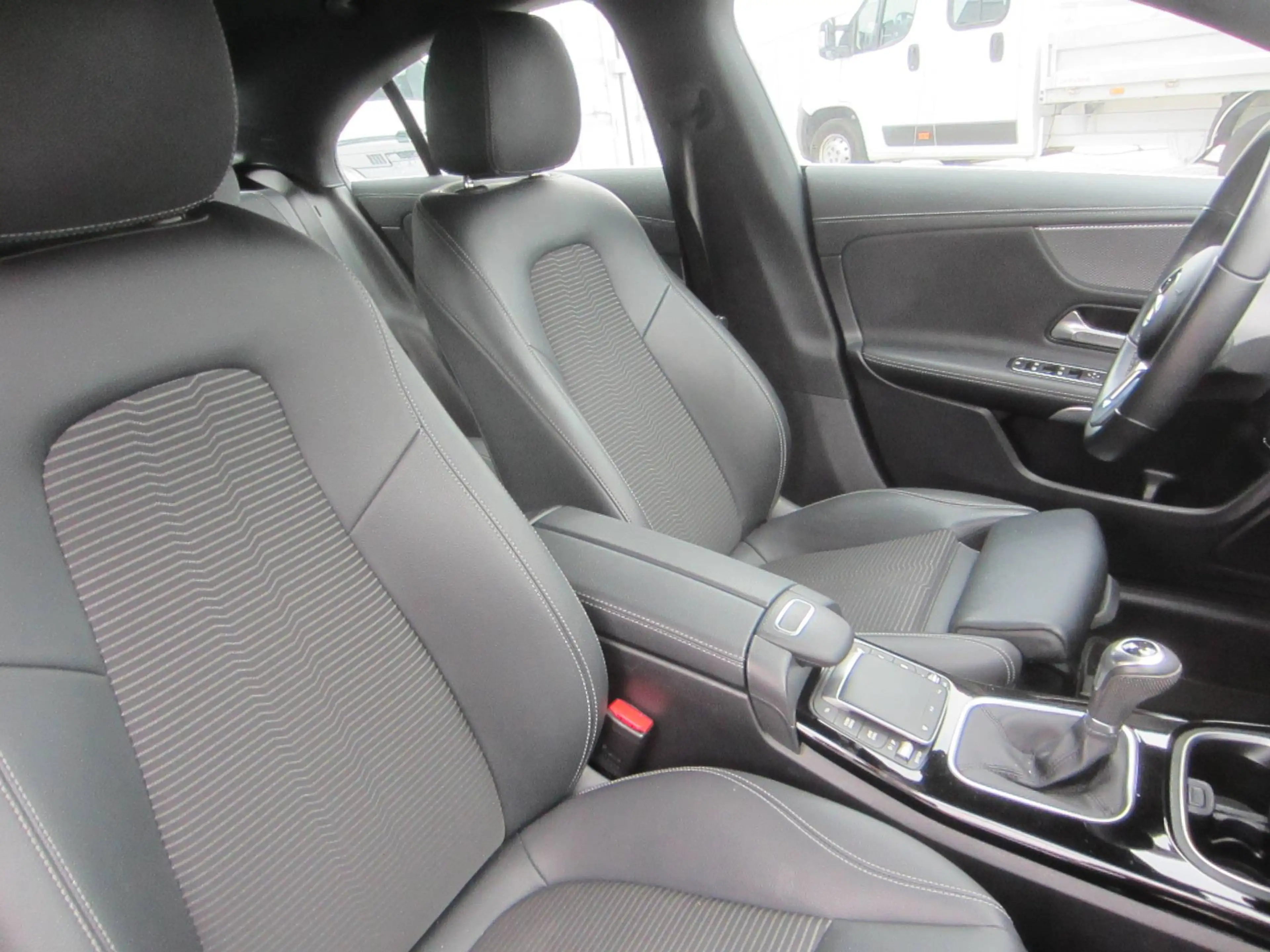 Mercedes-Benz CLA 180 CLA 180 d Business Paket LED — photo 12