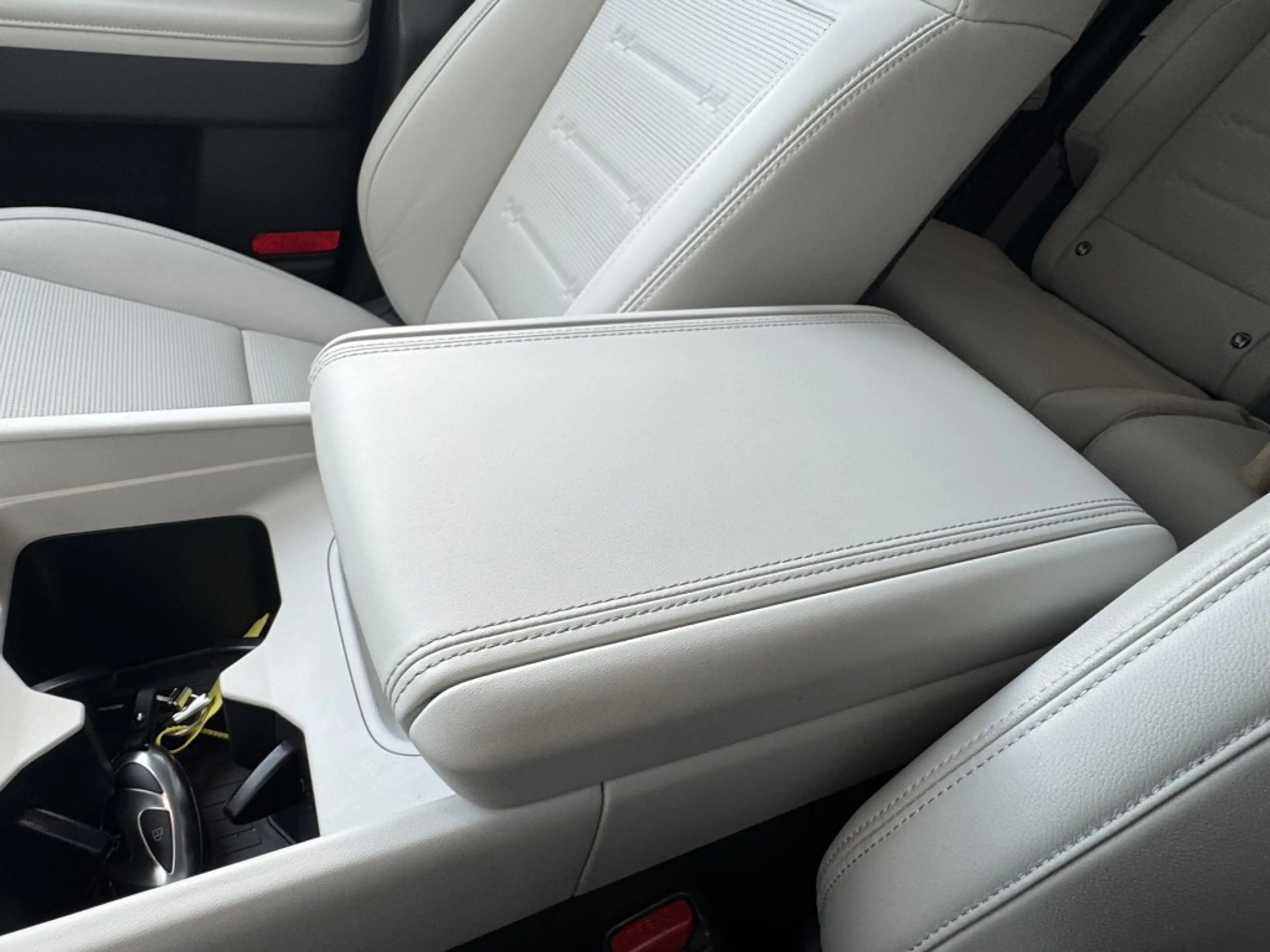 Hyundai SANTA FE 1.6 T-GDI PHEV Premium 4WD 7p Leer — photo 19
