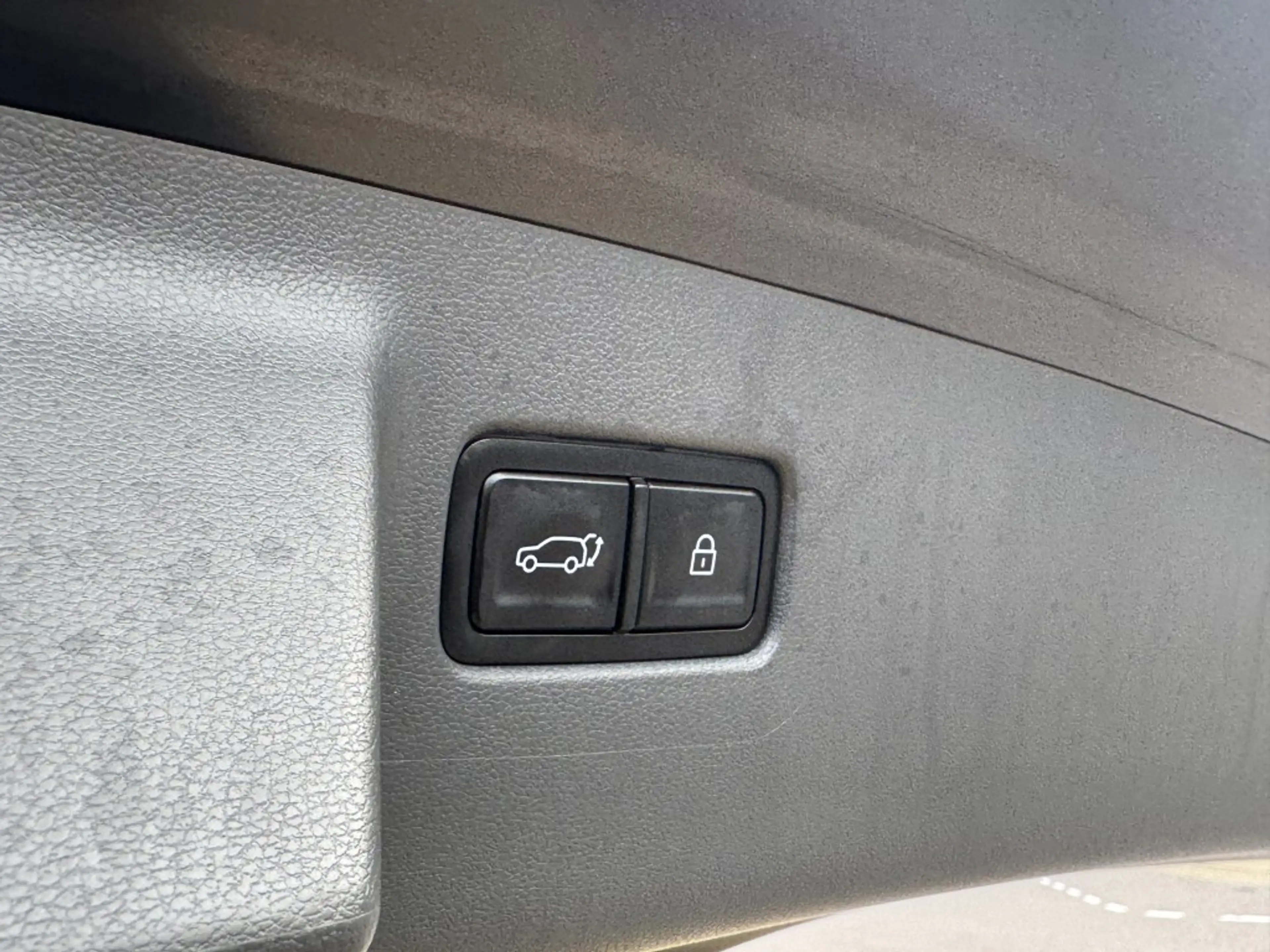 Hyundai SANTA FE 1.6 T-GDI PHEV Premium 4WD 7p Leer — photo 32