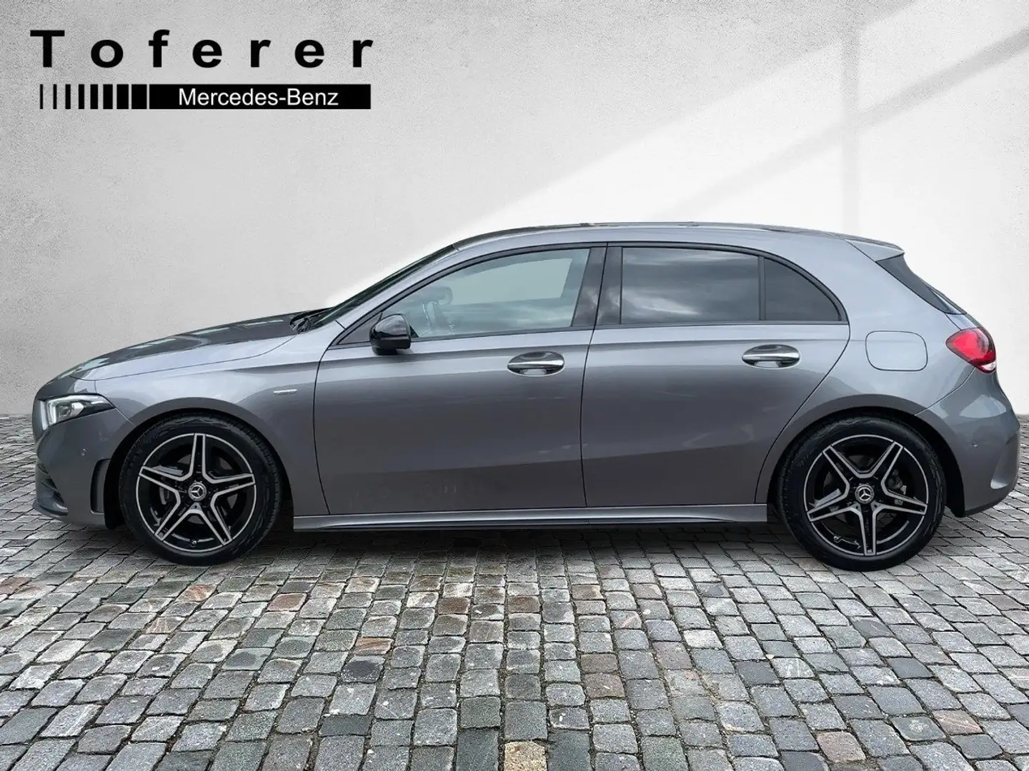 Mercedes-Benz A 200 AMG Line PTS Shz Ambi Mbeam AMG Sportpaket Grau - 2