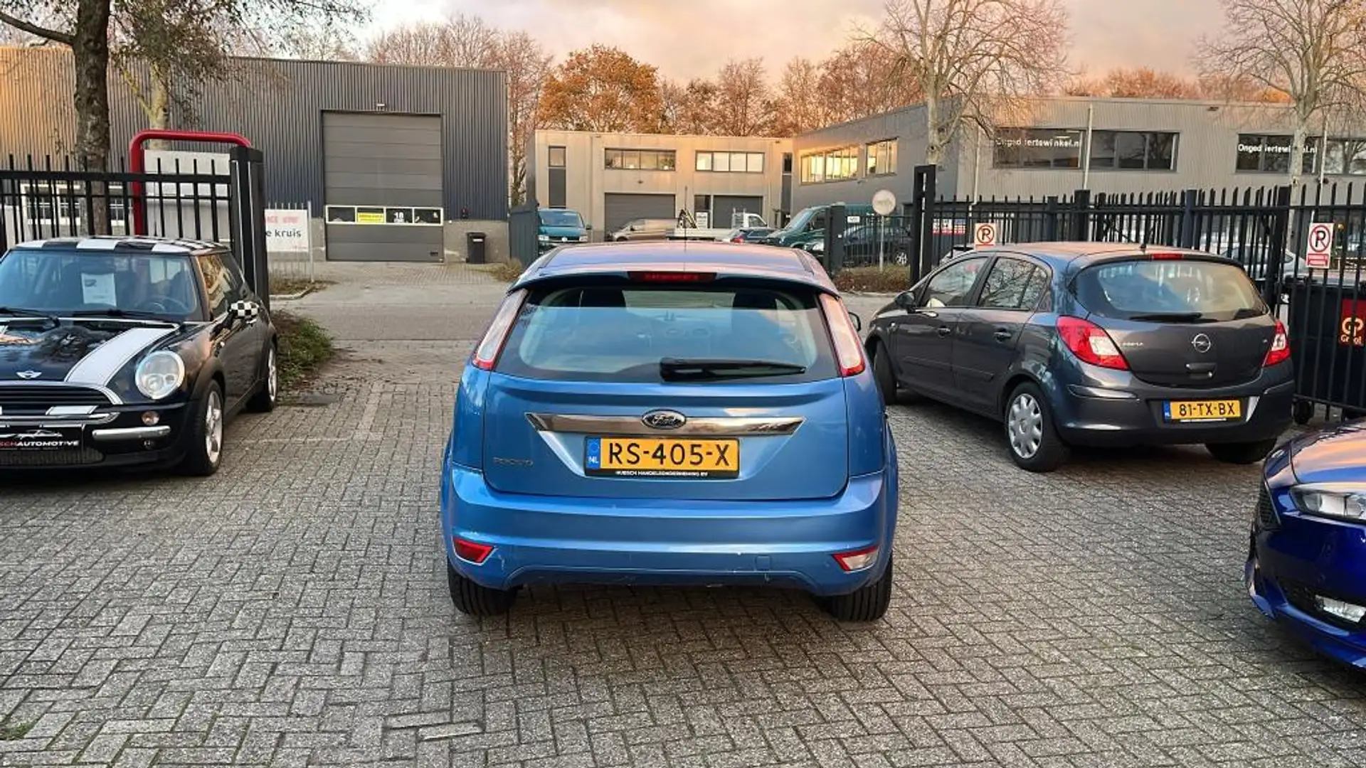 Ford Focus 1.6-16V Titanium (Youngtimer) Blauw - 2