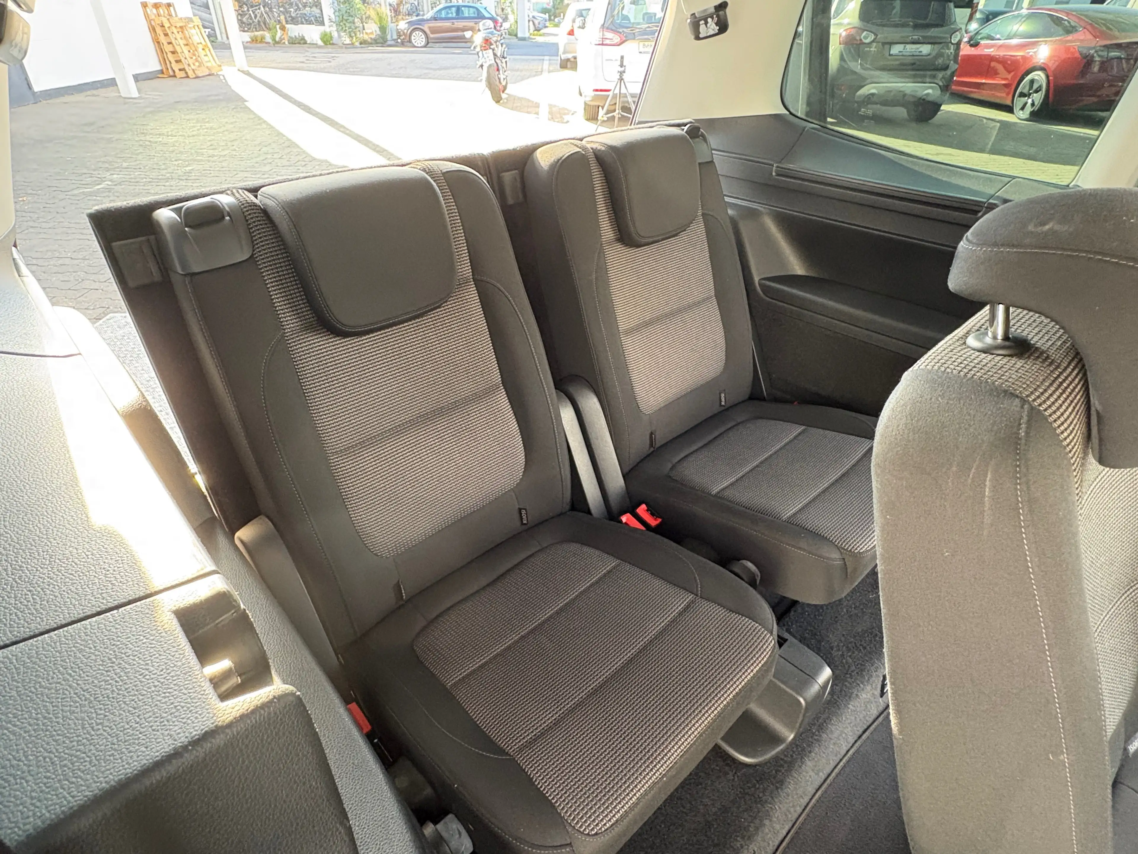 Volkswagen Sharan 2.0 TDI DSG Comfortline 7SITZE*NAVI*EL_TÜREN*ALU*GEPFLEGT — photo 17