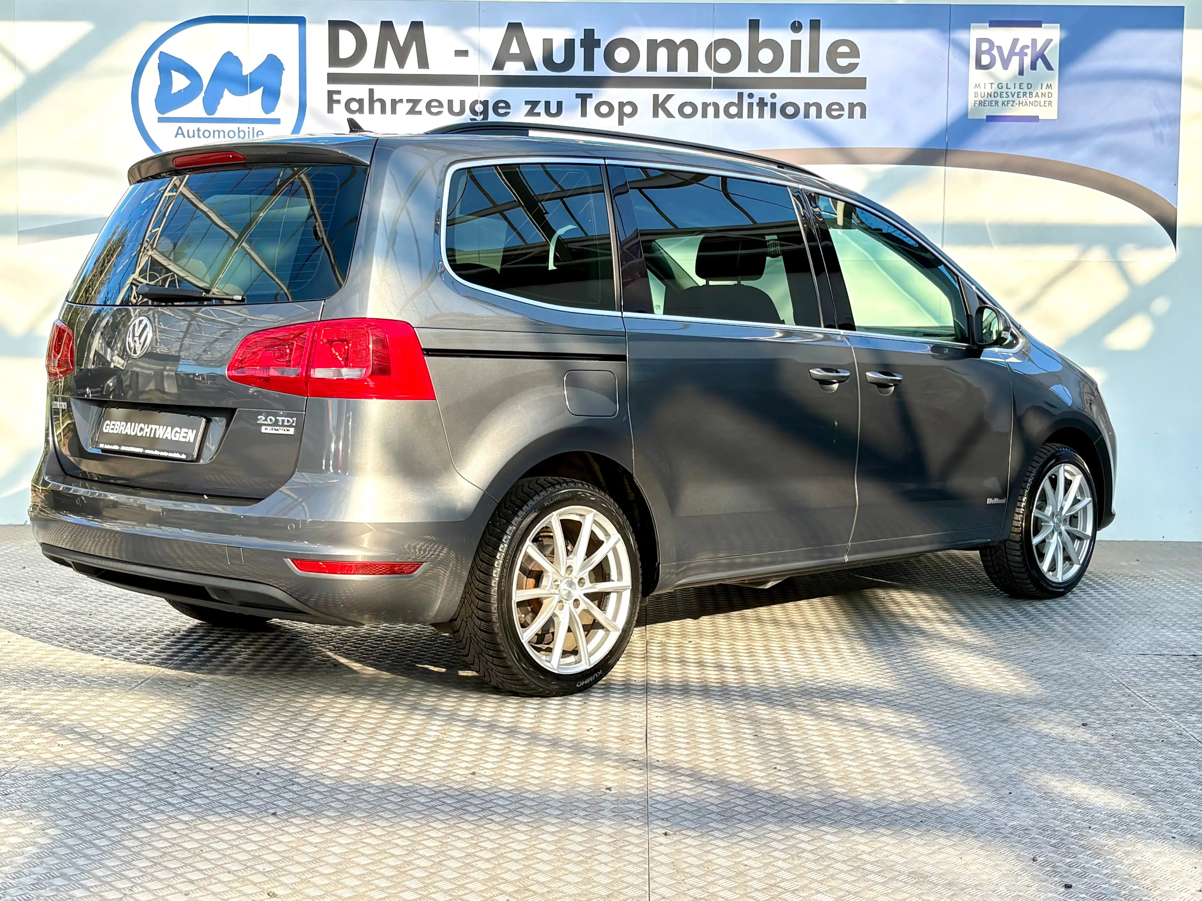 Volkswagen Sharan 2.0 TDI DSG Comfortline 7SITZE*NAVI*EL_TÜREN*ALU*GEPFLEGT — photo 4