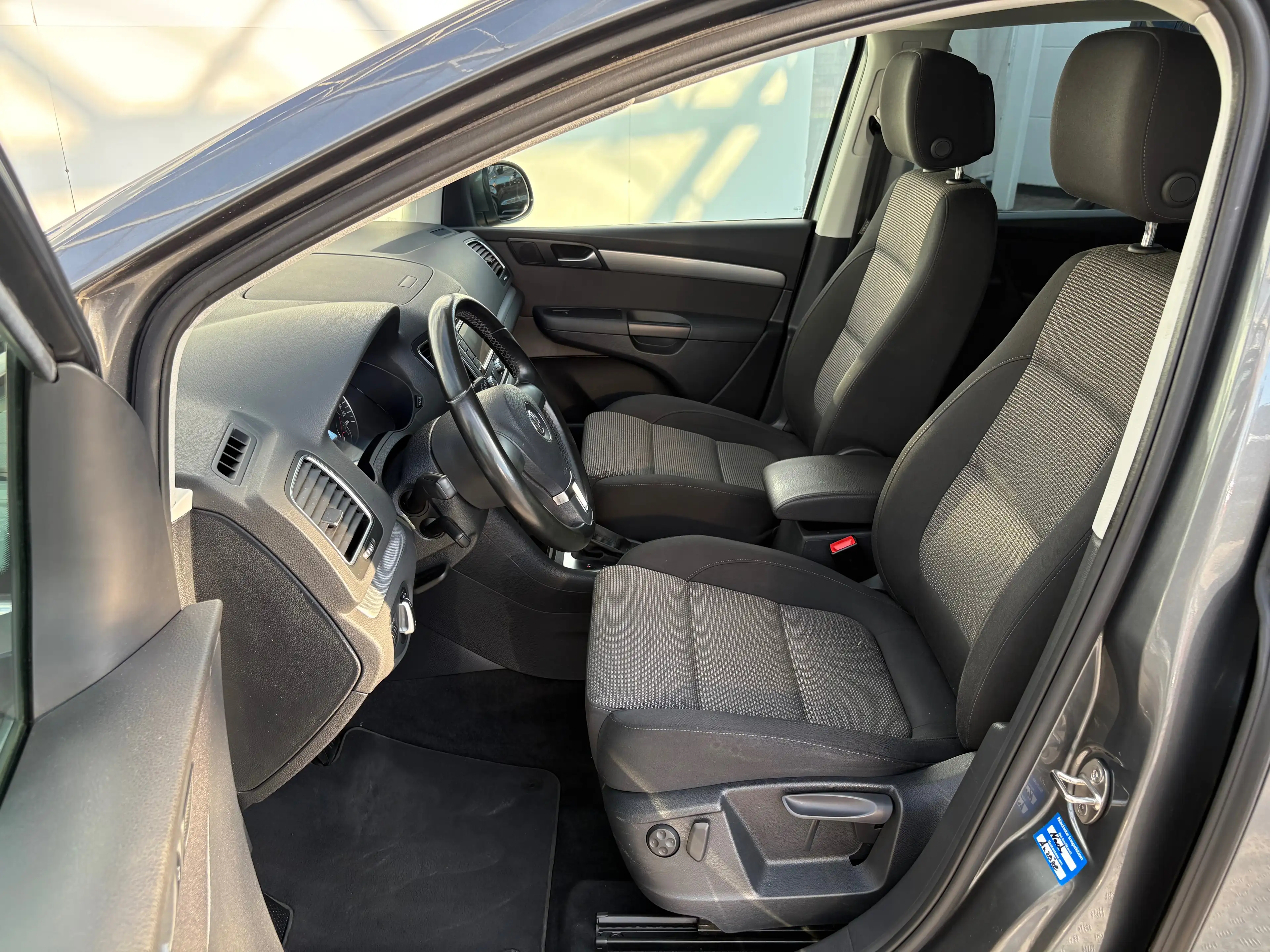 Volkswagen Sharan 2.0 TDI DSG Comfortline 7SITZE*NAVI*EL_TÜREN*ALU*GEPFLEGT — photo 10