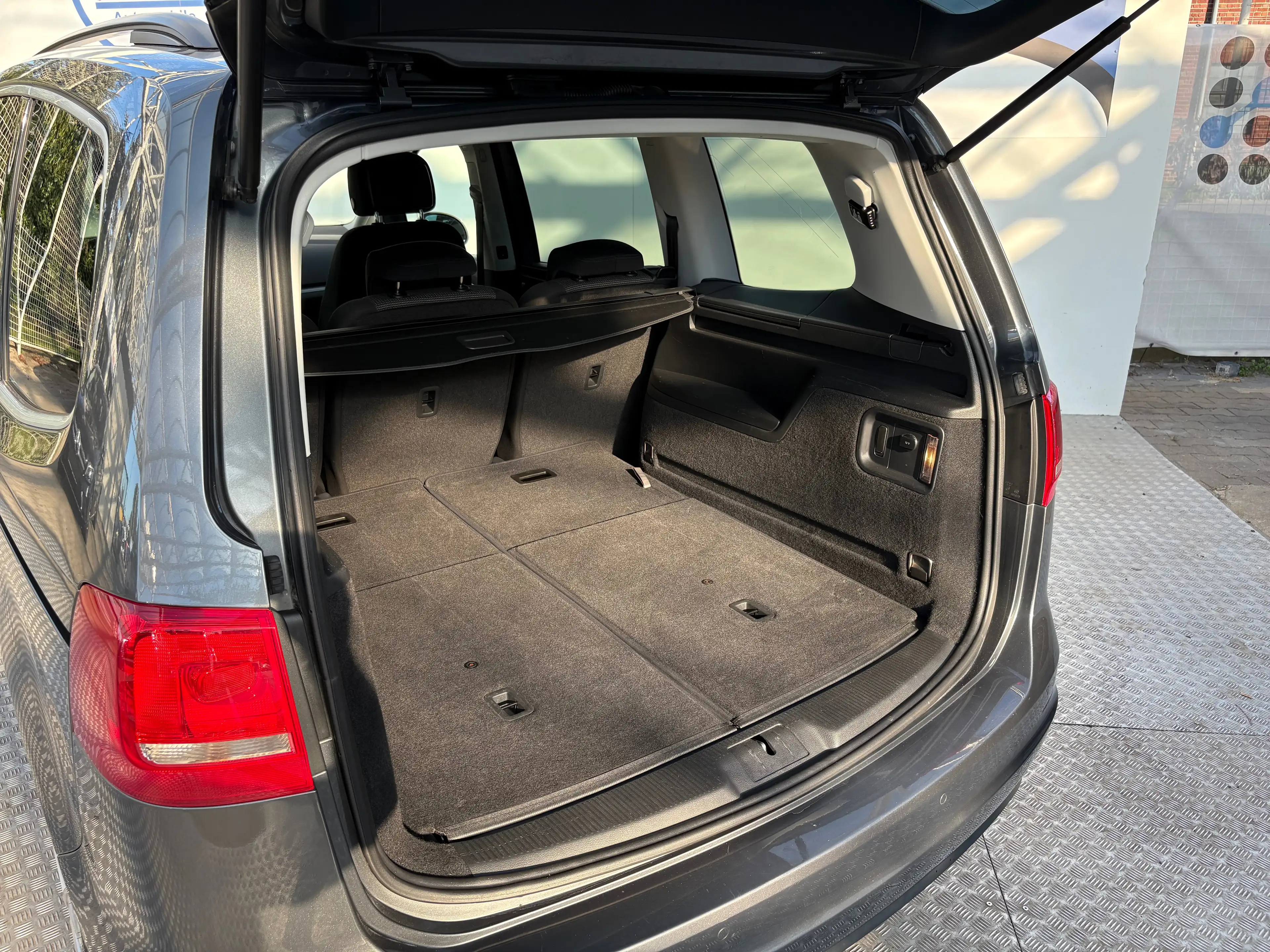 Volkswagen Sharan 2.0 TDI DSG Comfortline 7SITZE*NAVI*EL_TÜREN*ALU*GEPFLEGT — photo 12